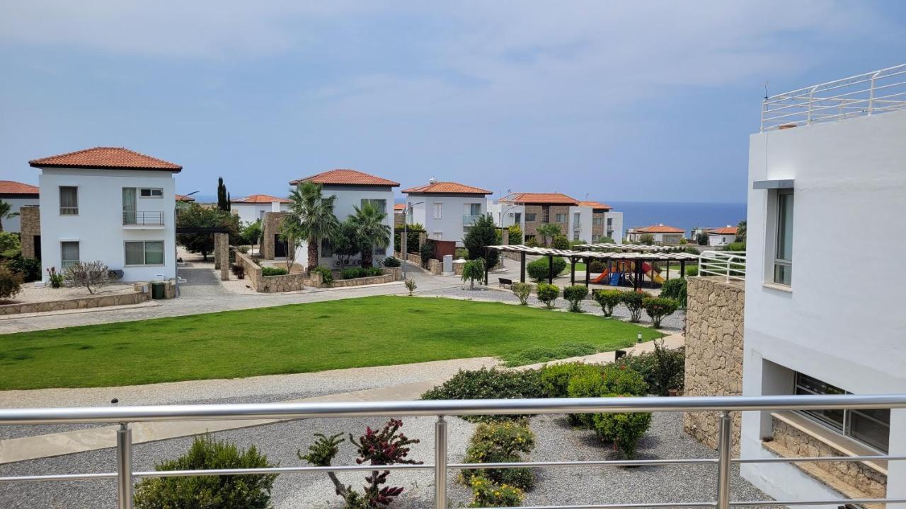 Sea And Mountain View Beachfront Penthouse Yali Zewnętrze zdjęcie