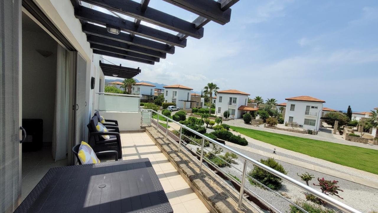 Sea And Mountain View Beachfront Penthouse Yali Zewnętrze zdjęcie