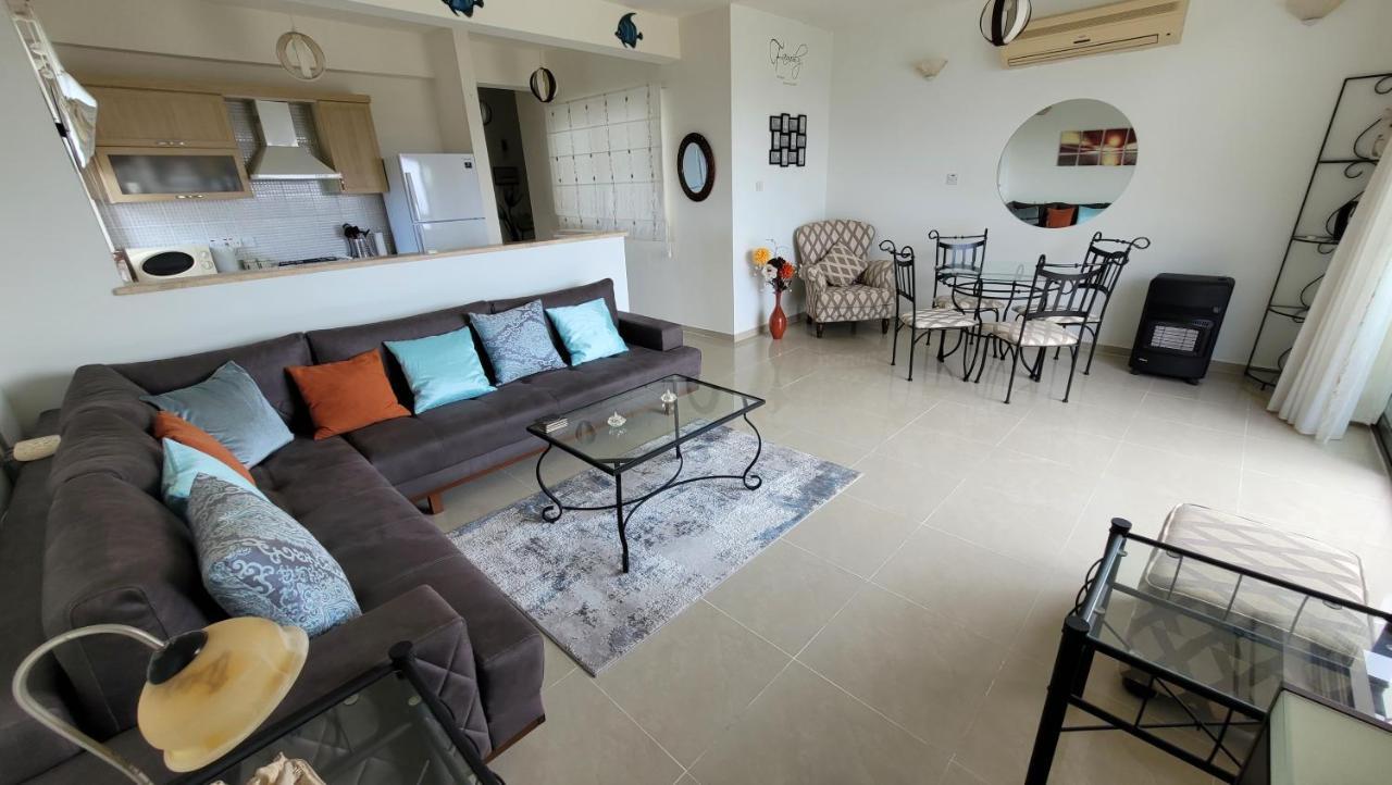 Sea And Mountain View Beachfront Penthouse Yali Zewnętrze zdjęcie