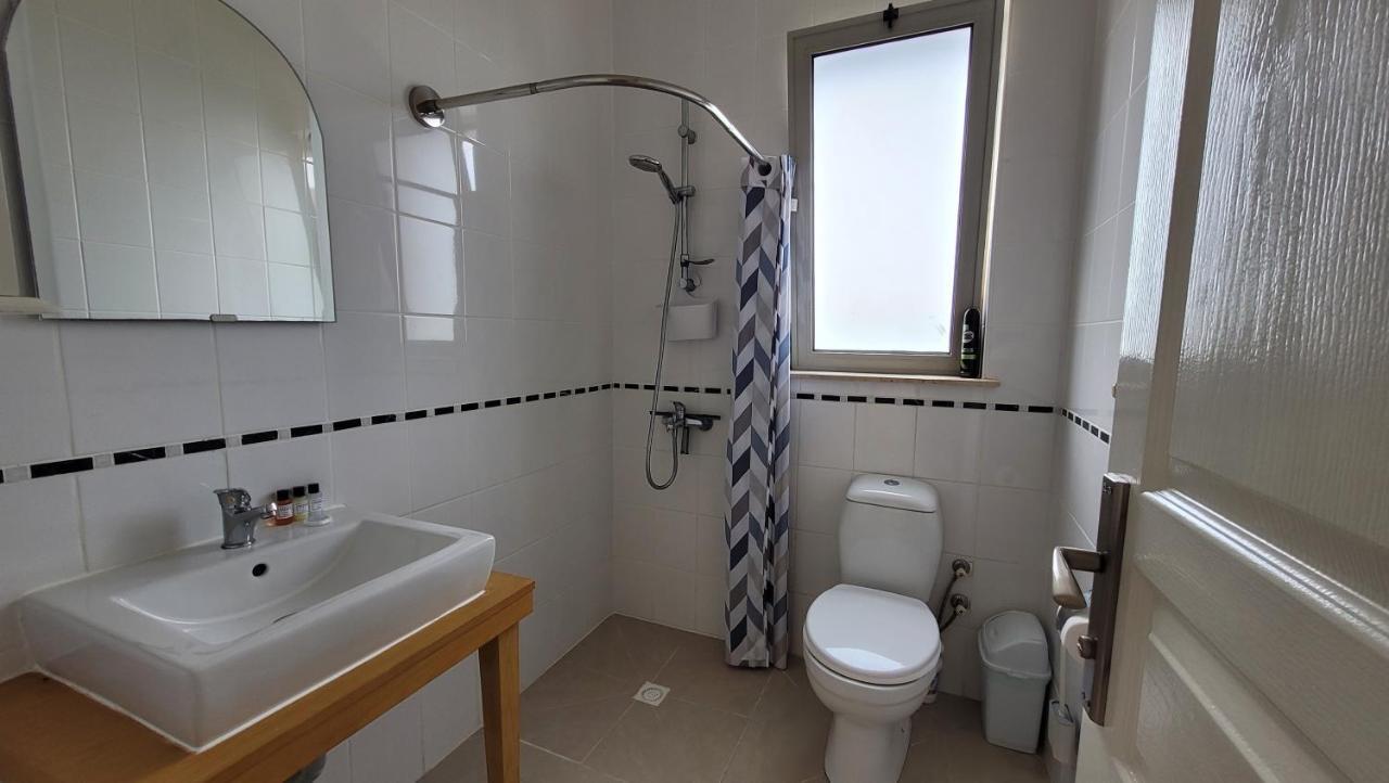 Sea And Mountain View Beachfront Penthouse Yali Zewnętrze zdjęcie