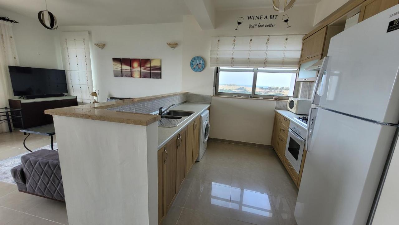 Sea And Mountain View Beachfront Penthouse Yali Zewnętrze zdjęcie