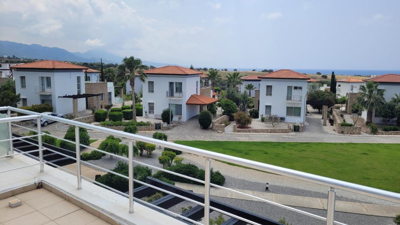 Sea And Mountain View Beachfront Penthouse Yali Zewnętrze zdjęcie