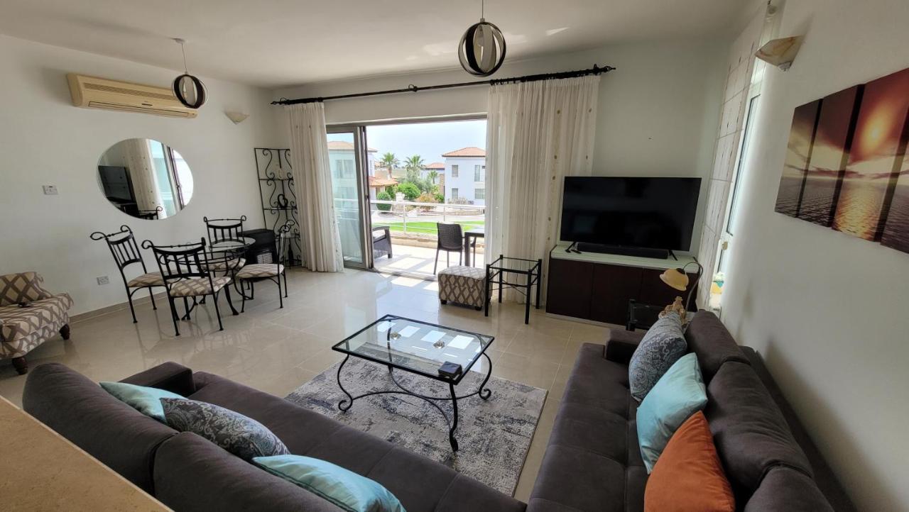 Sea And Mountain View Beachfront Penthouse Yali Zewnętrze zdjęcie