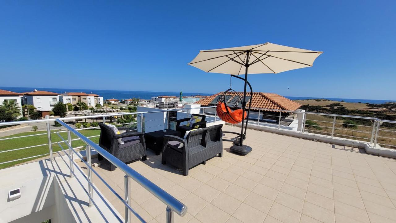 Sea And Mountain View Beachfront Penthouse Yali Zewnętrze zdjęcie