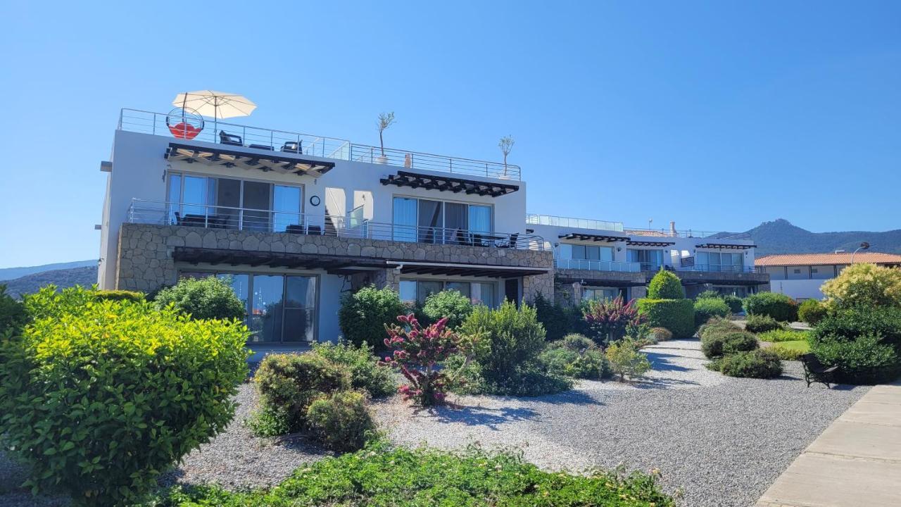 Sea And Mountain View Beachfront Penthouse Yali Zewnętrze zdjęcie